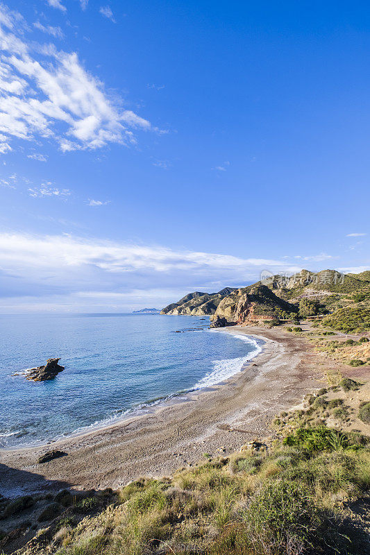 Playa del Sombrerico，西班牙安达卢西亚的一个偏远海滩